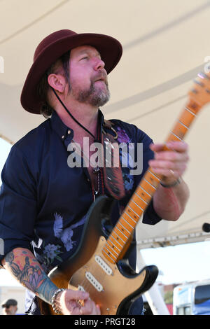 Virginia Beach, Virginia, USA. 29 Sep, 2018. DEVON ALLMAN Felsen am Strand des Neptun FESTIVAL in Virginia Beach, Virginia am 29. SEPTEMBER 2018. Foto © Jeff Moore, Kredit: Jeff Moore/ZUMA Draht/Alamy leben Nachrichten Stockfoto