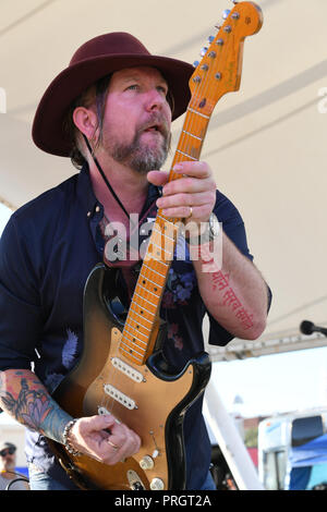 Virginia Beach, Virginia, USA. 29 Sep, 2018. DEVON ALLMAN Felsen am Strand des Neptun FESTIVAL in Virginia Beach, Virginia am 29. SEPTEMBER 2018. Foto © Jeff Moore, Kredit: Jeff Moore/ZUMA Draht/Alamy leben Nachrichten Stockfoto