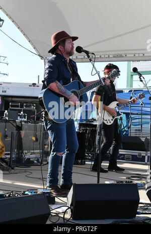 Virginia Beach, Virginia, USA. 29 Sep, 2018. DEVON ALLMAN Felsen am Strand des Neptun FESTIVAL in Virginia Beach, Virginia am 29. SEPTEMBER 2018. Foto © Jeff Moore, Kredit: Jeff Moore/ZUMA Draht/Alamy leben Nachrichten Stockfoto