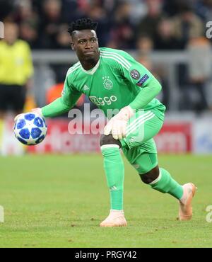 München, Deutschland. 02 Okt, 2018. firo: 02.10.2018 Fußball, Fußball: UEFA Champions League Saison 2018/2019 CL Gruppenphase, Hinspiel FC Bayern München - Ajax Amsterdam, Andre Onana, Ajax Amsterdam, vollständige Abbildung, Single Action | Verwendung der weltweiten Kredit: dpa/Alamy leben Nachrichten Stockfoto