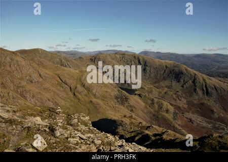 UK, Coniston Cumbria. Blick Richtung Wetherlam von Coniston Alter Mann in der Nähe des Coppermines Tal im englischen Lake District, Cumbria. Stockfoto