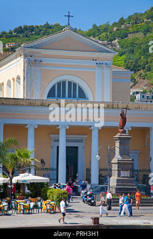 Kirche Santa Maria della Scala am Hafen von Ischia Ponte, Insel Ischia, Golf von Neapel, Italien Stockfoto