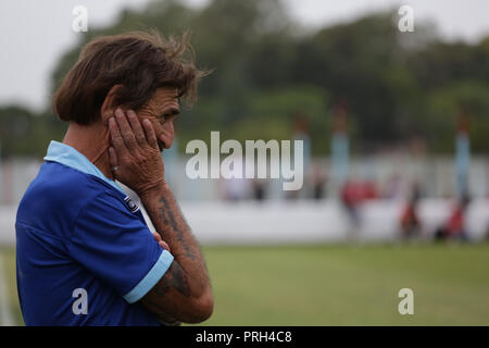 Pablo Vicó sieht ein Fußballspiel in Buenos Aires, 2. Dezember 2017. Stockfoto