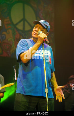 Topeka, Kansas, USA, 17. September 2014 Cheech Marin auf dem Konzert heute Abend in der Topeka Expo Center. Cheech & Chong sind ein Grammy Award-winning comedy Duo bestehend aus Richard "cheech" Marin, Tommy Chong, die einem breiten Publikum in den 70er und 80er Jahren fanden für ihre Filme und Stand-up-Routinen, die auf dem Hippie und freie Liebe Ära beruhten, und insbesondere die der Medikamenten- und Gegenkultur Bewegungen, vor allem ihre Liebe für Cannabis. Credit: Mark Reinstein/MediaPunch Stockfoto