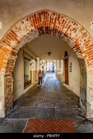 Italien Piemont alten Broletto, Via dei Mercati Stockfoto