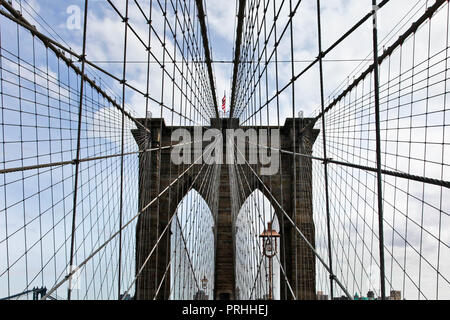 NEW YORK - 27. April: Brooklyn Bridge In New York City, USA, am 27. April 2011. Stockfoto