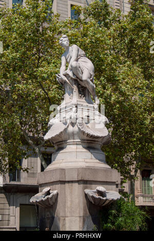 Die Diana Brunnen, steht in der Mitte von Barcelona Gran Via in Katalonien, Spanien, Europa. Stockfoto