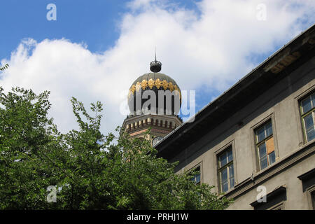 Man Türme der Großen Synagoge von Budapest (auch als Dohany Synagoge bekannt) Osteuropa, Ungarn Stockfoto