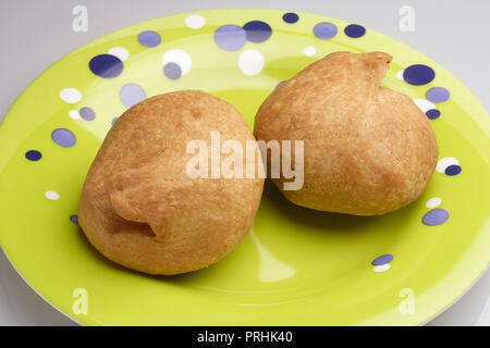 Kachori auf einer Platte Stockfoto