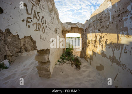 Die Ruinen der historischen Telegrafenstation Eucla bedeckt mit Verlagerung Windblown Sand. Nullabor Plain Western Australia Stockfoto