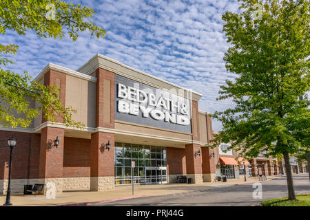 Bed Bath and Beyond vorne außen Eingang zeigt das Logo und melden Sie sich Montgomery Alabama, USA. Stockfoto