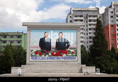 Wandbild des Ewigen Führer in Pjöngjang Stockfoto