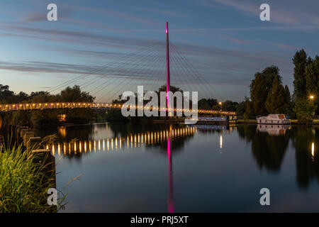 Christchurch Brücke, Lesen ist eine Fußgängerzone und Zyklus Brücke über die Themse zu Lesen in der englischen Grafschaft Berkshire. Stockfoto