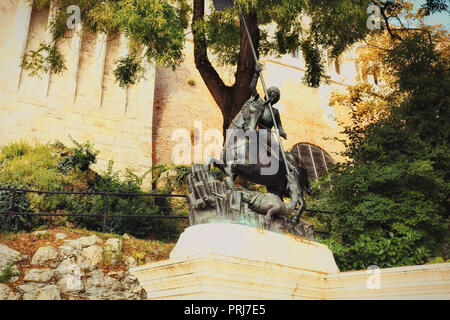 Statue von Saint George Slaying Dragon. Fisherman's Bastion, Budapest Stockfoto