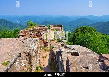 Burg Wegelnburg in Dahn Rockland, Deutschland ruinieren Stockfoto