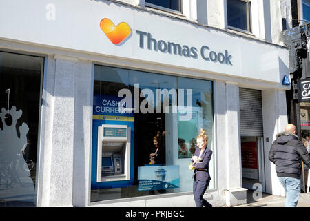 Eine allgemeine Ansicht von Thomas Cook shop in Islington, London, UK Stockfoto