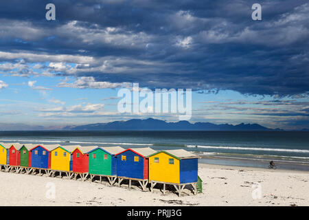 Bunte Beach House in der Nähe von Muizenberg, Cape Town, Western Cape, Südafrika Stockfoto