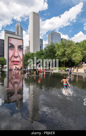 Crown Fountain, der katalanische Künstler Jaume Plensa, Millennium Park, östlich Randolph Street, Chicago, Illinois, USA Stockfoto