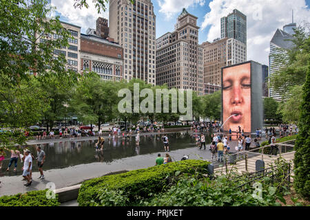 Crown Fountain, der katalanische Künstler Jaume Plensa, Millennium Park, östlich Randolph Street, Chicago, Illinois, USA Stockfoto