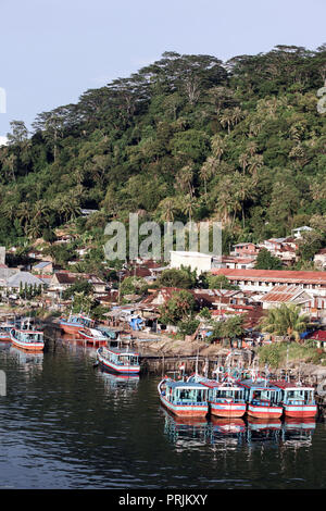 Angeln Boote am Hafen in Padang, Sumatra, Indonesien Stockfoto