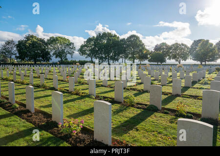 Grabsteine an der Bretteville-surLaize kanadischen Soldatenfriedhof in Frankreich Stockfoto