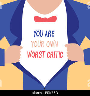 Handschrift Text schreiben Sie Ihren eigenen schlimmsten Kritiker. Konzept Sinn zu hart zu sich selbst Keine auf positives Feedback. Stockfoto
