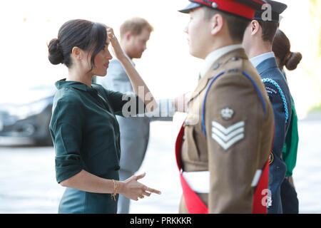 Der Herzog und die Herzogin von Sussex Ankommen an der Universität von Chichester, Chichester, West Sussex, als Teil ihrer ersten gemeinsamen offiziellen Besuch in Sussex. Stockfoto