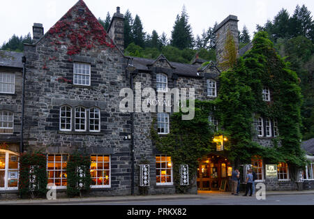 Die historischen und malerischen Royal Oak Hotel, Holyhead Road, Betws-Y-Coed, Gwynedd, Wales. Bild im September 2018 übernommen. Stockfoto