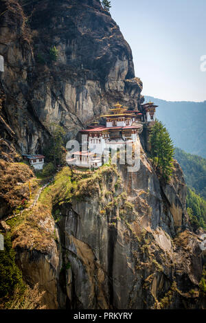 Ansicht des Taktshang Kloster in der Stadt Paro in Bhutan Stockfoto