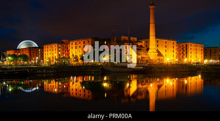 Albert Docks, in Canning Dock angesehen, mit dem Pumpenhaus, Liverpool. Bild im September 2018 übernommen. Stockfoto