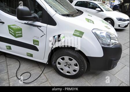 Mailand (Italien), die erste internationale Konferenz von Elektrofahrzeugen 'E Mob 2018 geladen wird!" Stockfoto