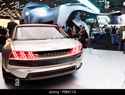 Retro Concept Car Peugeot e-Legende während des zweiten Tages der Internationalen Paris Motorshow am Mittwoch, Oktober 3rd, 2018 in Paris, Frankreich. (CTK Phot Stockfoto