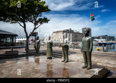 Skulpturen von Friedensnobelpreisträger Albert Lutuli, Desmond Tutu, W. De Klerk und Nelson Mandela, Kapstadt, Südafrika Stockfoto