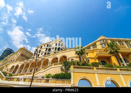 Blick auf die historische Architektur in Monte Carlo, Monaco an einem sonnigen Tag. Stockfoto