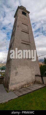 Schiefe Turm von der Mauritius Kirche, St. Moritz, Oberengadin, Engadin, Graubünden, Schweiz Stockfoto