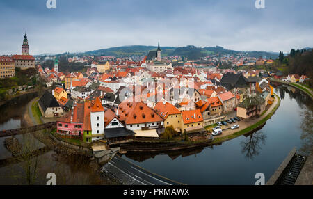 Panorama der Altstadt von Cesky Krumlov und Moldau, Tschechische Republik Stockfoto