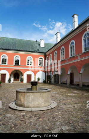 Chateau at Kamenice nad lipou, Südböhmen, Pelhrimov, Tschechischen Republik, sonnigen Sommertag Stockfoto