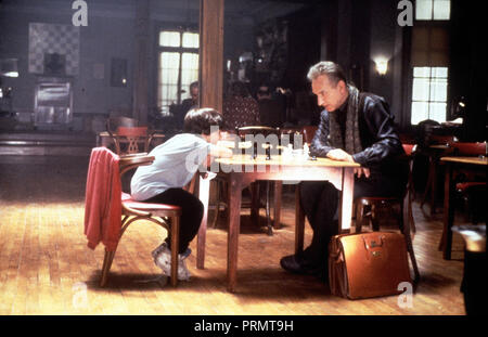 Original Film Titel: Auf der Suche nach Bobby Fischer. Englischer Titel: Auf der Suche nach Bobby Fischer. Jahr: 1993. Regie: Steven Zaillian. Stars: Ben Kingsley, MAX POMERANC. Credit: MIRAGE ENTERPRISES/Album Stockfoto