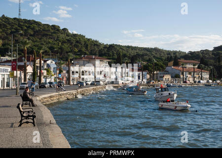 Am malerischen Ufer in Ayvalik an der Ägäischen Küste, Türkei Stockfoto