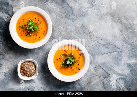 Schale hausgemachter Organische butternut Kürbis Suppe Stockfoto