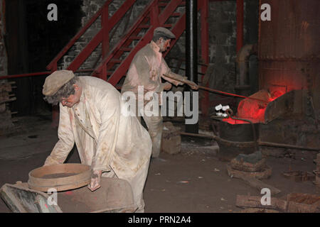 Wiederaufbau Anzeige der Metallguss am National Slate Museum, Dinorwic Steinbruch, Llanberis, Wales, Großbritannien Stockfoto