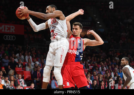 München, Deutschland. Okt, 2018 03. Nemanja DANGUBIC (FCB), Aktion, Duelle gegen Austin HOLLINS (Vechta). Basketball 1.Bundesliga / FC Bayern Munich-Rasta Vechta am 10/03/2018 AUDIDOM E. | Verwendung der weltweiten Kredit: dpa/Alamy leben Nachrichten Stockfoto