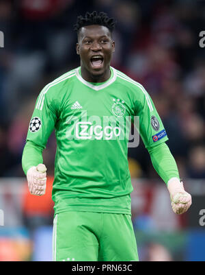 München, Bayern. Okt, 2018 02. Fussball: Champions League Bayern München - Ajax Amsterdam, Gruppenphase, Gruppe E, 2. Spieltag in der Allianz Arena. Torhüter Andre Onana aus Amsterdam Jubel nach dem Spiel. Credit: Sven Hoppe/dpa/Alamy leben Nachrichten Stockfoto