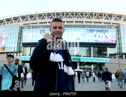 Wembley Stadion, London, UK. 3. Okt 2018. Tottenham Fans vor dem UEFA Champions League Gruppe B Übereinstimmung zwischen den Tottenham Hotspur und Barcelona im Wembley Stadion auf den 3. Oktober 2018 in London, England. (Foto von Leila Credit: PHC Images/Alamy leben Nachrichten Stockfoto