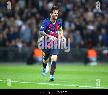 London, Großbritannien. 3. Oktober, 2018. Lionel Messi Barcelona Kerben während Carabao Cup 3. Runde Übereinstimmung zwischen den Tottenham Hotspur und Watford bei Stadion MK, Milton Keynes, England am 26. September 2018. FA Premier League und der Football League Bilder unterliegen dem DataCo Lizenz. Redaktionelle Verwendung nur. Kein Print Sales. Keine persönlichen Gebrauch. Keine unbezahlten Einsatz Credit: Aktion Foto Sport/Alamy leben Nachrichten Stockfoto