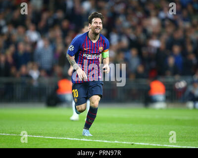 London, Großbritannien. 3. Oktober, 2018. Lionel Messi Barcelona Kerben während Carabao Cup 3. Runde Übereinstimmung zwischen den Tottenham Hotspur und Watford bei Stadion MK, Milton Keynes, England am 26. September 2018. FA Premier League und der Football League Bilder unterliegen dem DataCo Lizenz. Redaktionelle Verwendung nur. Kein Print Sales. Keine persönlichen Gebrauch. Keine unbezahlten Einsatz Credit: Aktion Foto Sport/Alamy leben Nachrichten Stockfoto