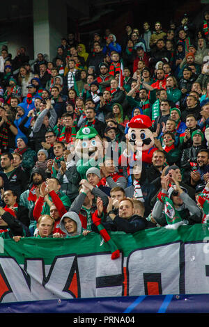 Moskau, Russland. 3. Oktober, 2018. UEFA Champions League: Lokomotive Moskau v Schalke 04. Fans von Lokomotive Moskau Credit: Alex Cavendish/Alamy leben Nachrichten Stockfoto