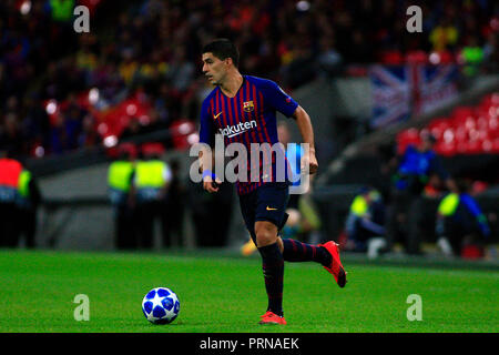 Wembley Stadion, London, UK. 3. Okt 2018. Luis Suarez von Barcelona in Aktion. UEFA Champions League, Gruppe B, Tottenham Hotspur v Barcelona im Wembley Stadion in London am Mittwoch, 3. Oktober 2018. Dieses Bild dürfen nur für redaktionelle Zwecke verwendet werden. Nur die redaktionelle Nutzung, eine Lizenz für die gewerbliche Nutzung erforderlich. Keine Verwendung in Wetten, Spiele oder einer einzelnen Verein/Liga/player Publikationen. pic von Steffan Bowen/Andrew Orchard sport Fotografie/Alamy leben Nachrichten Stockfoto