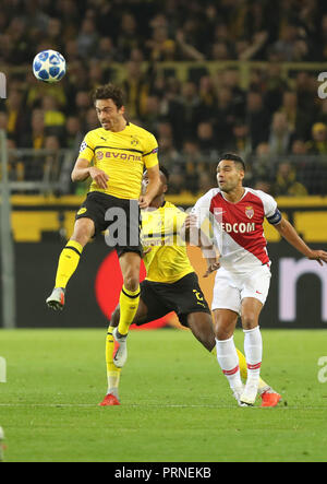 Dortmund, Deutschland. 3. Oktober, 2018. Ramadel Falcao (AS Monaco) und Thomas Delaney (Borussia Dortmund) während der UEFA Champions League, Gruppe ein Fußballspiel zwischen Borussia Dortmund und dem AS Monaco am 3. Oktober 2018 am Signal Iduna Park in Dortmund, Deutschland - Foto Laurent Lairys/DPPI Credit: Laurent Lairys/Agence Locevaphotos/Alamy leben Nachrichten Stockfoto