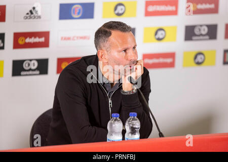 Cardiff, Wales, UK, 4. Oktober 2018. Wales National Football Team Manager Ryan Giggs während einer Pressekonferenz auf St. Fagans National Museum der Geschichte seine Gruppe für die internationale Herausforderung Spiel gegen Spanien und der UEFA Nationen Ligaspiele gegen Irland bekannt zu geben. Credit: Mark Hawkins/Alamy leben Nachrichten Stockfoto